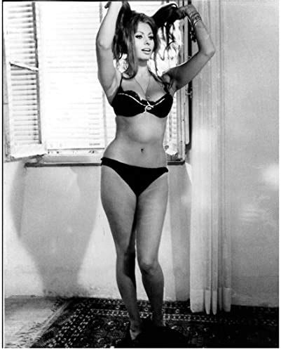 Sexy Hot Sophia Loren Bikini Pics