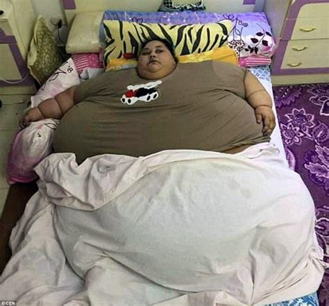 Worlds Fattest Woman Lifted By Crane And Flown To India Daily Mail Online