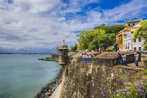 Zijn Zoon Is Verplicht Om Te Emigreren Naar Puerto Rico