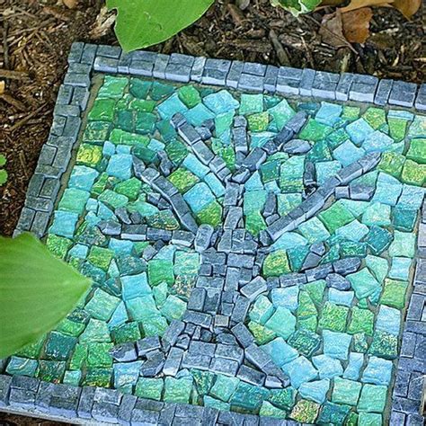 Diy Mosaic Stepping Stones By Jerri Mosaic Stepping Stones Mosaic