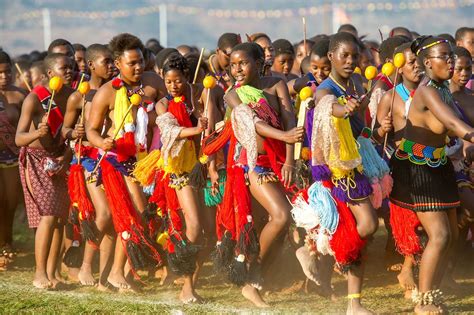 Ludzidzini Swaziland Africa The Swazi Umhlanga Or Reed Dance Ceremony 100000 Unmarried