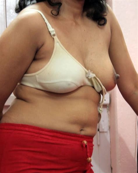 Sexy Desi Aunties Nude Erect Nips And Big Boobs Exposed