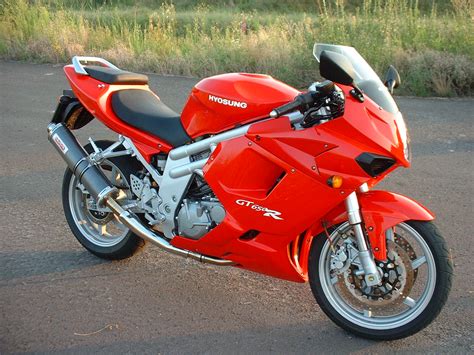 The hyosung gt650 comet is a motorcycle manufactured by hyosung motors & machinery inc. Hyosung Hyosung GT 650 R - Moto.ZombDrive.COM