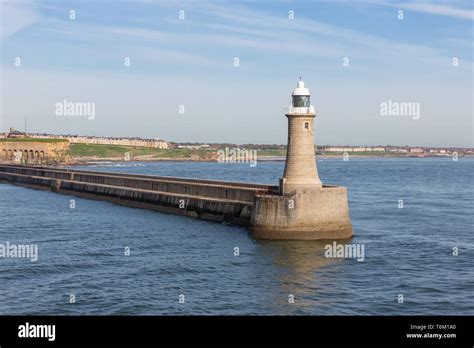 Lighthouse At End Of Breakwater Harbor Newcastle At River Tyne Stock