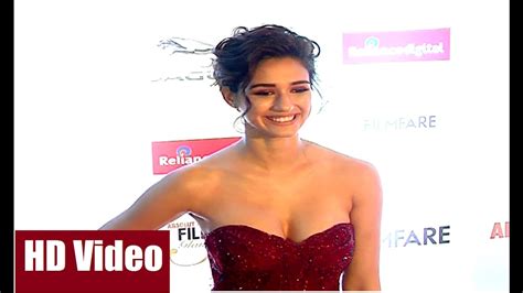 disha patani stunning in hot gown at filmfare glamour and style awards 2016 youtube