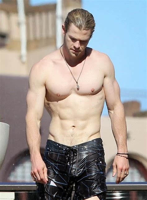 Chris Hemsworth Named People Magazines Sexiest Man Alive For 2014