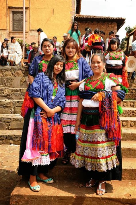 Jaime Ramos Méndez Mujeres Purépecha Ataviadas Para La Fiesta Patronal