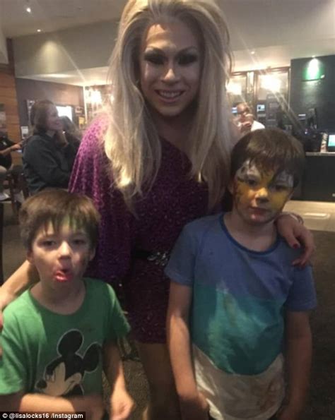 Rhos Lisa Oldfield Takes Young Sons To Tranny Bingo Daily Mail Online