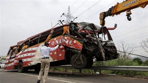 India Road Crashes Kill 146133 People In 2015 Bbc News