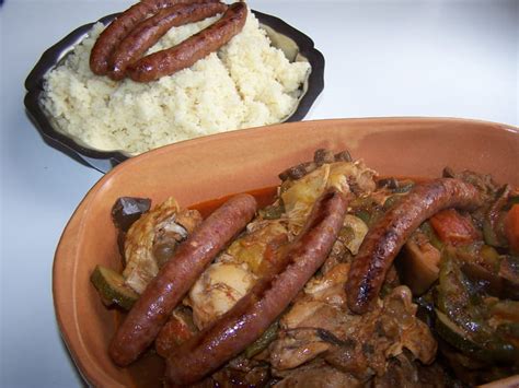 Riche en légumes et bien relevé, ce couscous est le meilleur que j'ai pu déguster ! Couscous aux quatre viandes : agneau, bœuf, poulet et merguez