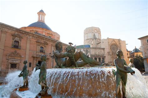 Valencia Plaza De La Virgen Fyrkant Med Den Neptuno Springbrunnen