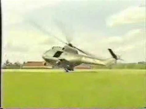 Oglądający ten klip widzieli także wypadek helikoptera - YouTube