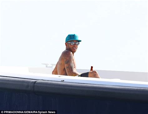 Lewis Hamilton Parties With Women In Bikinis In Barbados Daily Mail Online