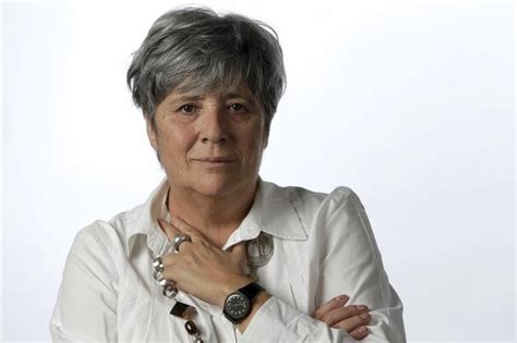 Portuguese poet ana luisa amaral participated in a conversation and reading from her new book of poems, what's in a name? Ana Luísa Amaral: Fazer «arder a palavra» | by Maria João ...