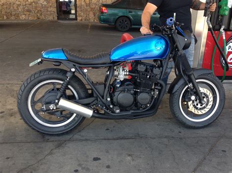 (writings about cafe racer motorcycles and other stuff, too…) up for auction on ebay with only a little over a day left is this nice 1986 yamaha srx600 that has been lightly converted into a cafe racer. 1986 Yamaha Radian YX600 Cafe Racer | Cafe racer ...
