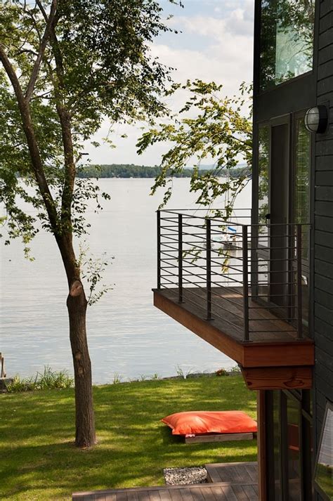 Cool Lake Home Designed To Enjoy The Views And Create Art