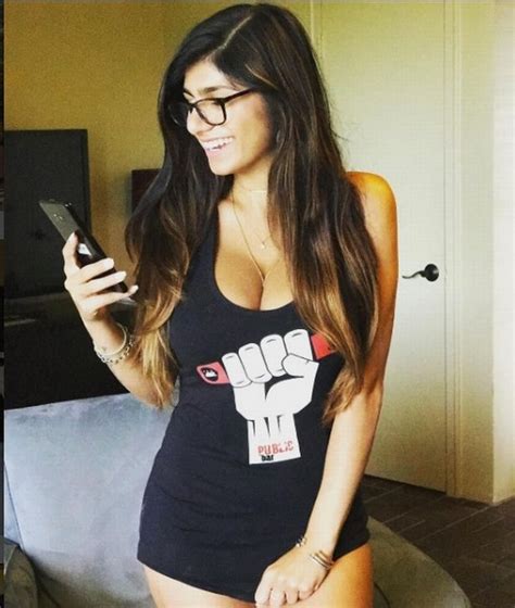 9 funniest an epic memes on mia khalifa that you will not find anywhere on internet