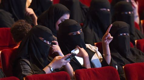 لماذا تأخر تفعيل قرار عدم مطالبة المرأة السعودية بالحصول على موافقة ولي