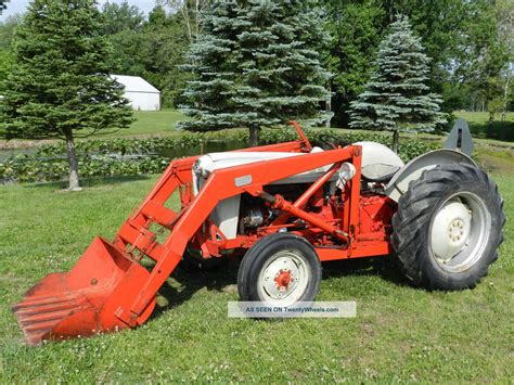 Ford 1600 Tractor Front End Loader