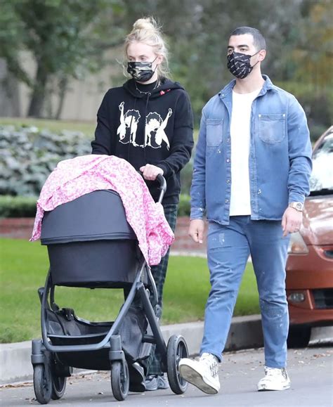 Sophie Turner And Joe Jonas Out With Their Daughter Willa In Los Angeles 11 22 2020 Hawtcelebs