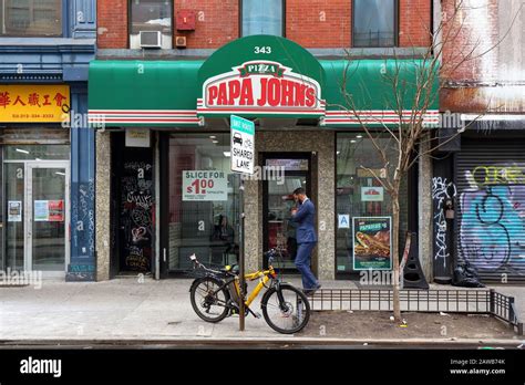 Papa johns schaufenster -Fotos und -Bildmaterial in hoher Auflösung – Alamy