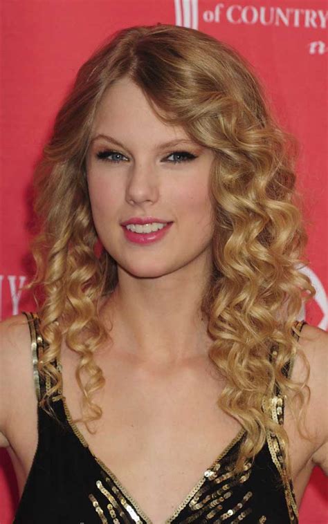 Fashionjewellery Taylor Swift Long Curls With Bangs
