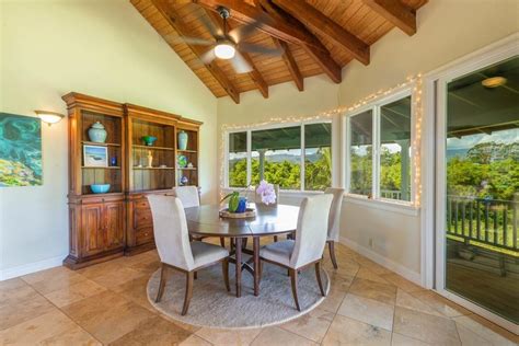 See more ideas about hawaii homes, hawaiian homes, hawaiian style. STUNNING ONE-STORY PLANTATION STYLE HOME | Hawaii Luxury ...