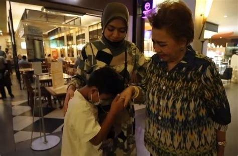 Kabar video syur nathalie holscher ramai dibicarakan. Reaksi Oma Nathalie Holscher Ketemu Anak Sule Jadi Sorotan