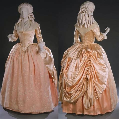 Robe A Langlaise Retrousee Ca 1780 From The Philadelphia Museum Of