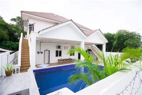 Bungalow Pool Netflixwifi12 Rooms In Shah Alam Bungalows For Rent