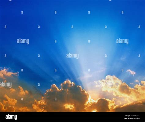 Rays Suns Hi Res Stock Photography And Images Alamy