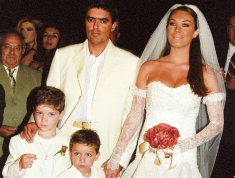 Η τζένη μπαλατσινού και ο βασίλης κικίλιας παρά τα δημοσιεύματα ότι χώρισαν, παντρεύονται. Όταν οι παρουσιάστριες της ελληνικής τηλεόρασης ντύθηκαν ...
