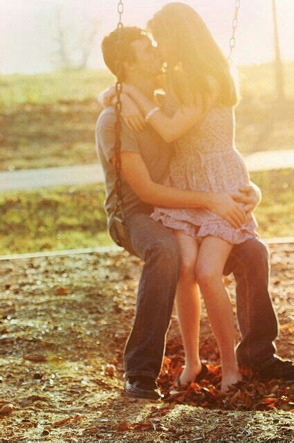 Cute Couple Kissing Photo Poses For Couples Cute Couples Kissing Couple Photography Poses