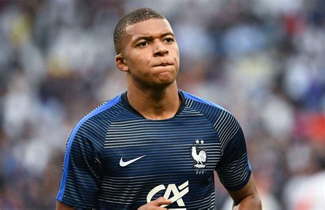 Kylian mbappé‏подлинная учетная запись @kmbappe 20 нояб. Why Kylian Mbappe was rejected by Chelsea after trialling at Cobham in 2012 | GiveMeSport