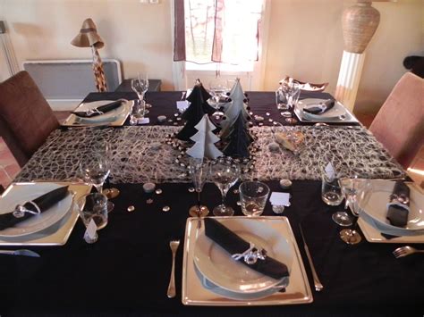 Table basse moderne noire avec carrée de rangement avec tiroir. Table Noël noir et argent | Noël noir, Noel, Decoration noel
