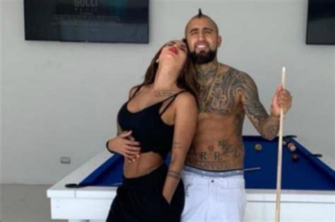 Sonia isaza es una modelo e influencer de origen colombiano, conocida tanto en su país como a nivel latinoamericano por sus exuberantes atributos … Vidal descarta hacer una locura de amor si Chile sale ...