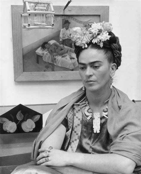 Este Es El L Piz De Cejas Perfecto Firmado Frida Kahlo Vogue