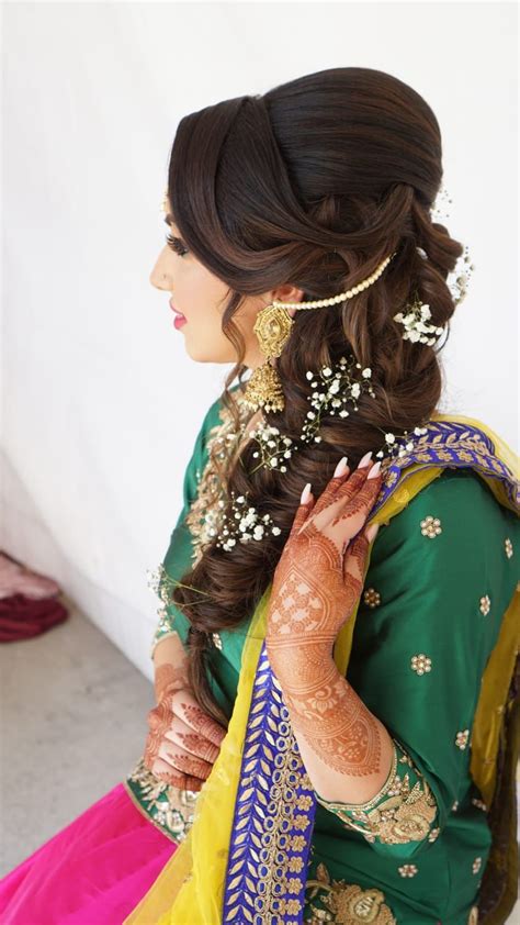 This medium texture, shoulder length hair benefits from strategically placed curls for a fun and playful look. Pin on W E D D I N G S