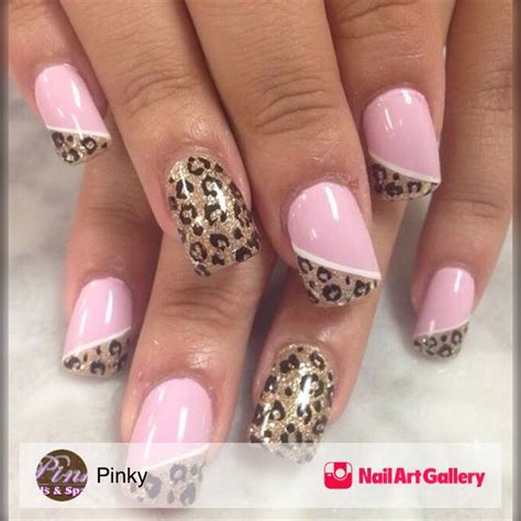 Y las uñas decoradas en negro son perfectas para combinar con el dorado. uñas rosa y dorado animal print | Manicura de uñas, Uñas ...
