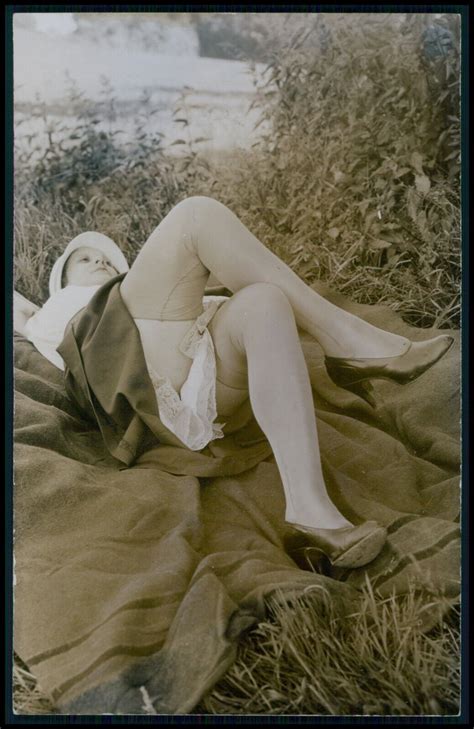 Ee French Nude Woman Biederer Wyndham Risque Upskirt Old Photo