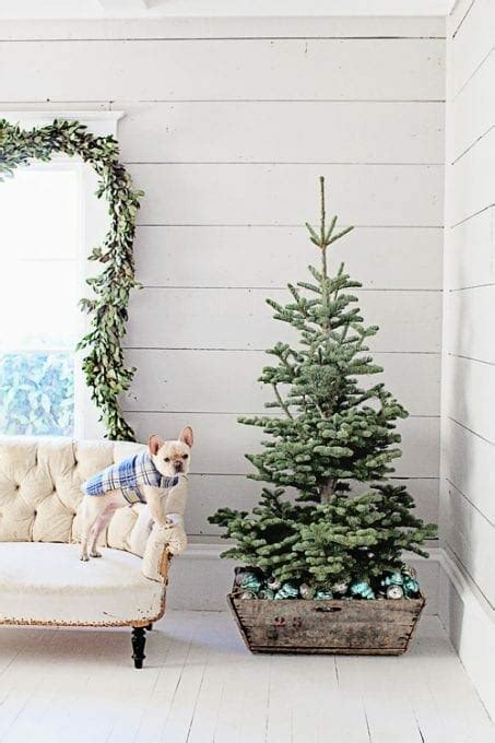 11 Minimalist Christmas Trees