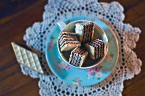The queen of the holiday season is paw. Oblatne - Croatian chocolate wafer cake | Recipe | Chocolate wafers, Wafer cookies, Cake