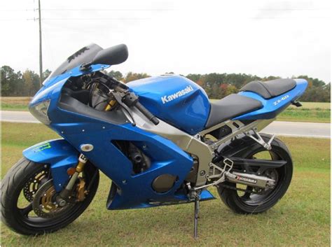 Model specs may be depicted. 2003 Kawasaki ZX6R 636 for sale on 2040-motos