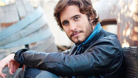 Discover top playlists and videos from your favorite artists on shazam! La vida de Diego Boneta después de "Luis Miguel ...