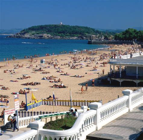 Das stadtzentrum mit zahlreichen einkaufsmöglichkeiten sowie restaurants. Tag am Meer: Das sind Spaniens schönste Strände - WELT