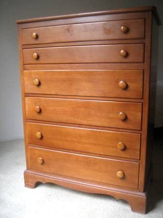 Look for oak dressers with fine dovetailing. Willett maple chest | Bears furniture, Furniture, Things ...