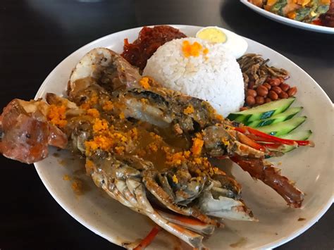 Some also bake it while others serve the lobster hot with melted butter. This Restaurant In PJ Has Just Added Lobster Nasi Lemak To ...