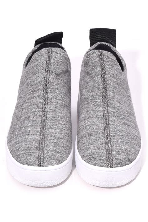 Rag & bone is rooted in a dedication to craftsmanship, innovation and timeless style. Rag & Bone Rubber Orion Knit Slip On Sneakers in Grey ...