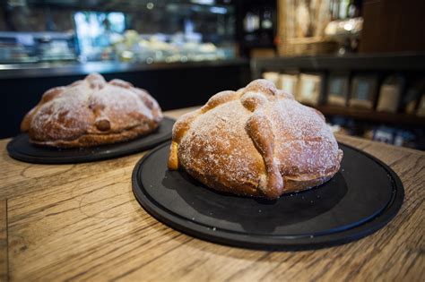 Maybe you would like to learn more about one of these? Dónde comer el mejor pan de muerto en la Ciudad de México
