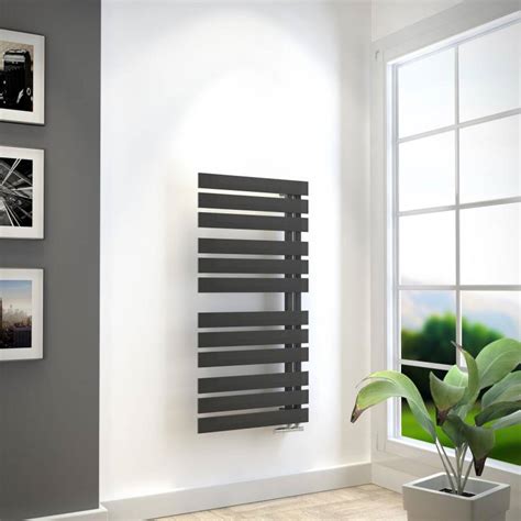 Die offene anordnung der heizlamellen ermöglicht das bequeme überhängen der handtücher von der seite. HSK Yenga designradiator 119x60cm 528W Grafietzwart ...